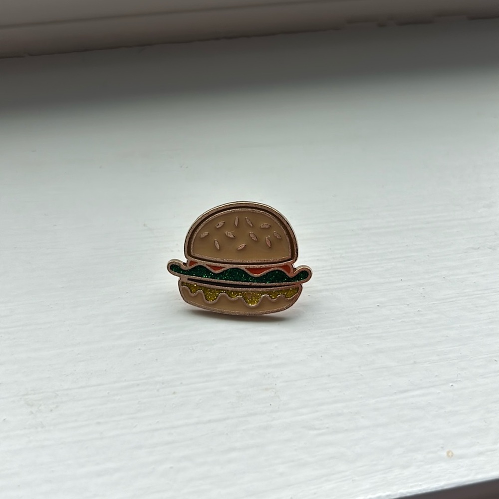 Cheeseburger pin 🍔